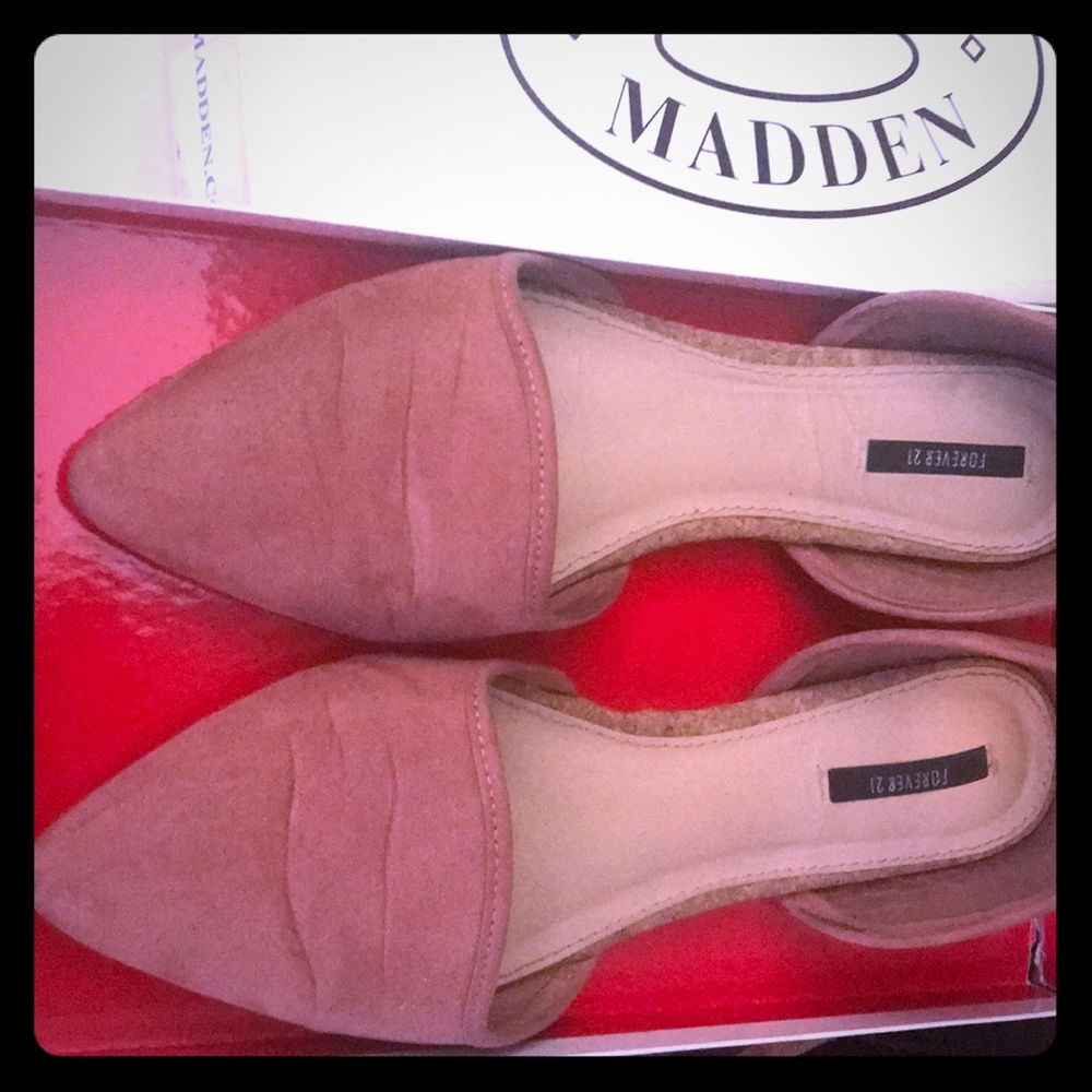 F21 pointy flats